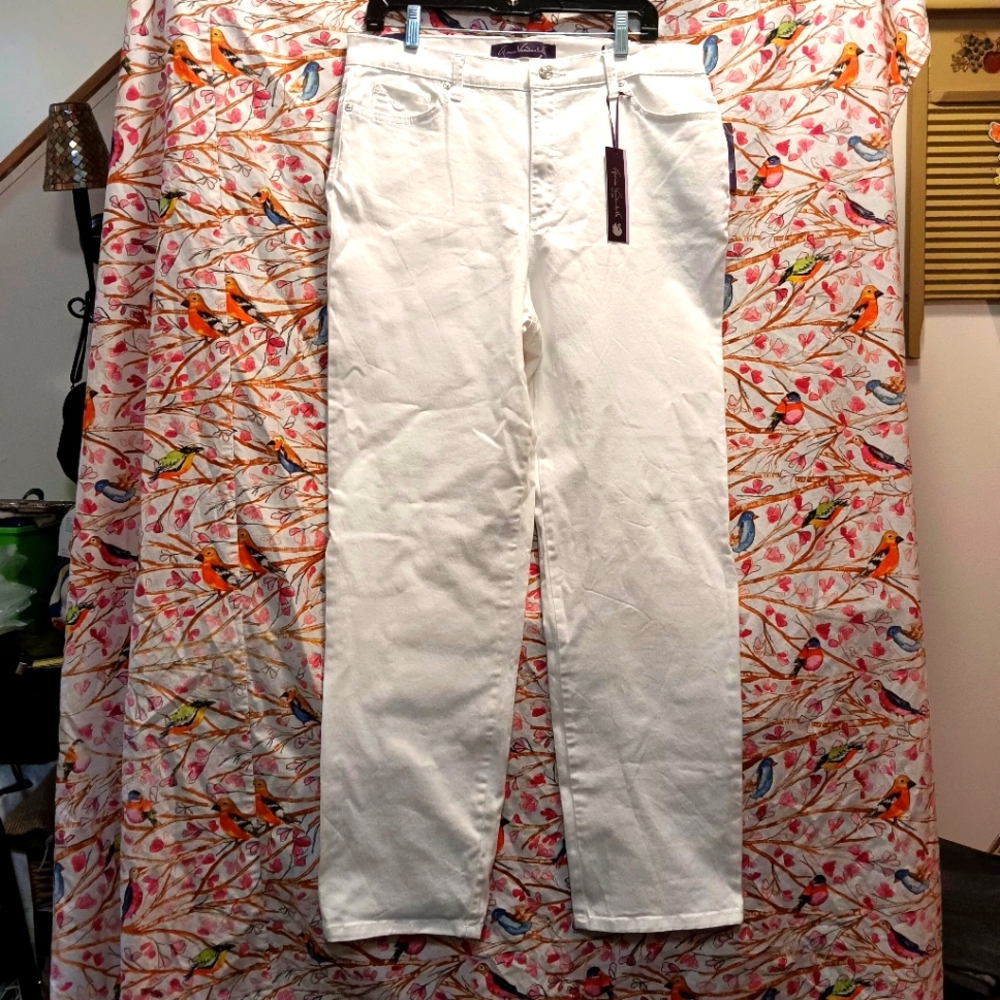White jeans straight leg